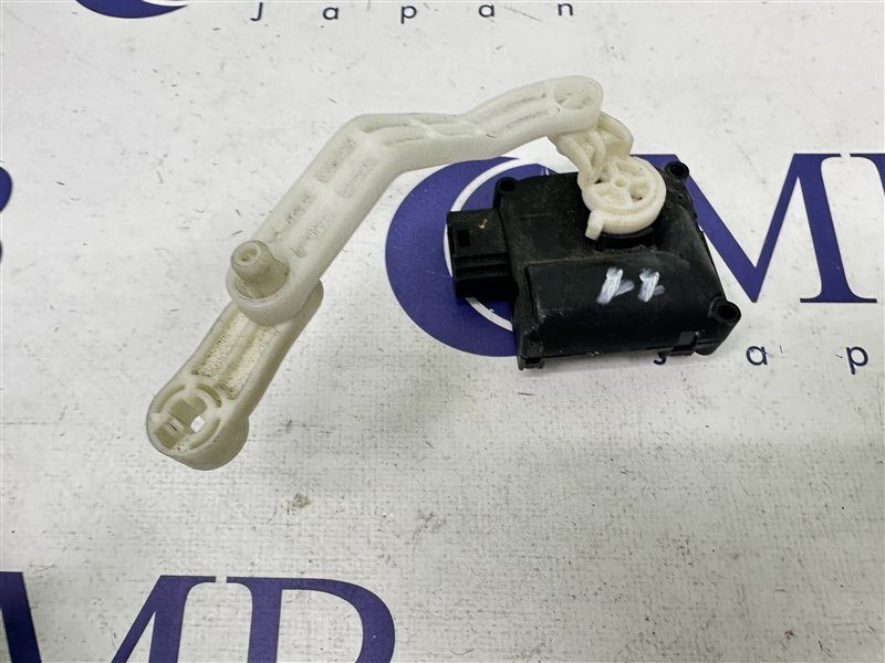 Сервопривод заслонок печки A6 2005 C6 BDW