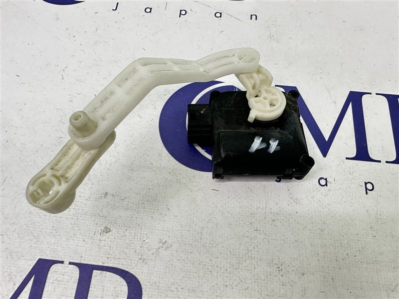 Сервопривод заслонок печки A6 2005 C6 BDW