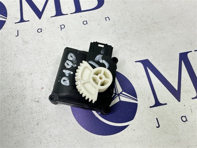 Сервопривод заслонок печки A6 2005 C6 BDW