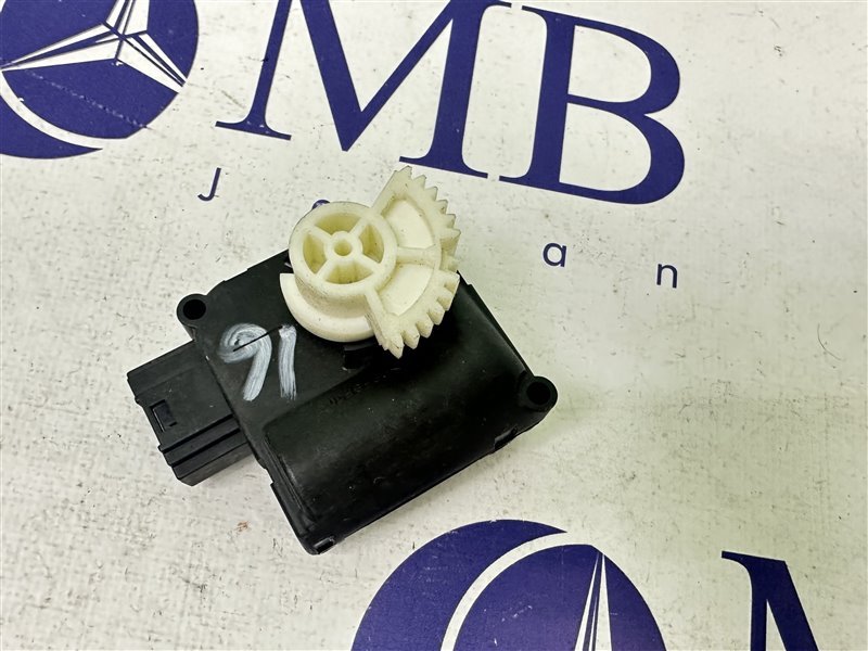 Сервопривод заслонок печки A6 2005 C6 BDW
