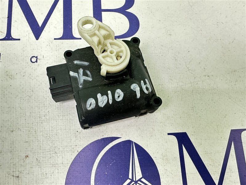 Сервопривод заслонок печки A6 2006 C6 AUK