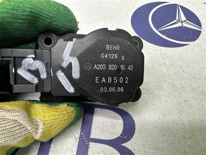 Сервопривод заслонок печки CLS-Class W219 2006 W219 C219 273960