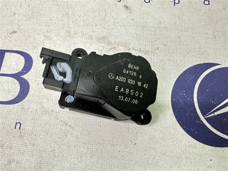 Запчасть сервопривод заслонок печки Mercedes-Benz E-Class W211 2006 W211 272.964 A2038201642 контрактная Сервопривод заслонок печки Mercedes-Benz E-Class W211 2006 W211 272.964 A2038201642 контрактная