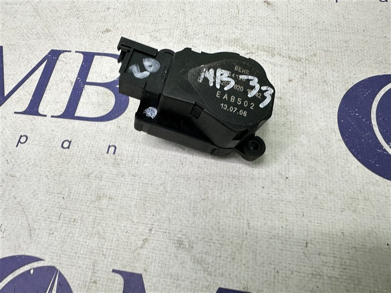 Сервопривод заслонок печки E-Class W211 2006 W211 272.964 Сервопривод заслонок печки E-Class W211 2006 W211 272.964