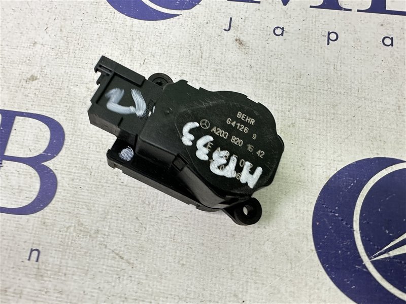 Сервопривод заслонок печки Mercedes-Benz E-Class W211 2006 W211 272.964 A2038201642 контрактная