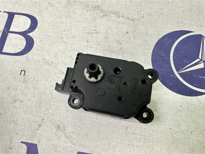 Сервопривод заслонок печки E-Class W211 2006 W211 272.964 Сервопривод заслонок печки E-Class W211 2006 W211 272.964