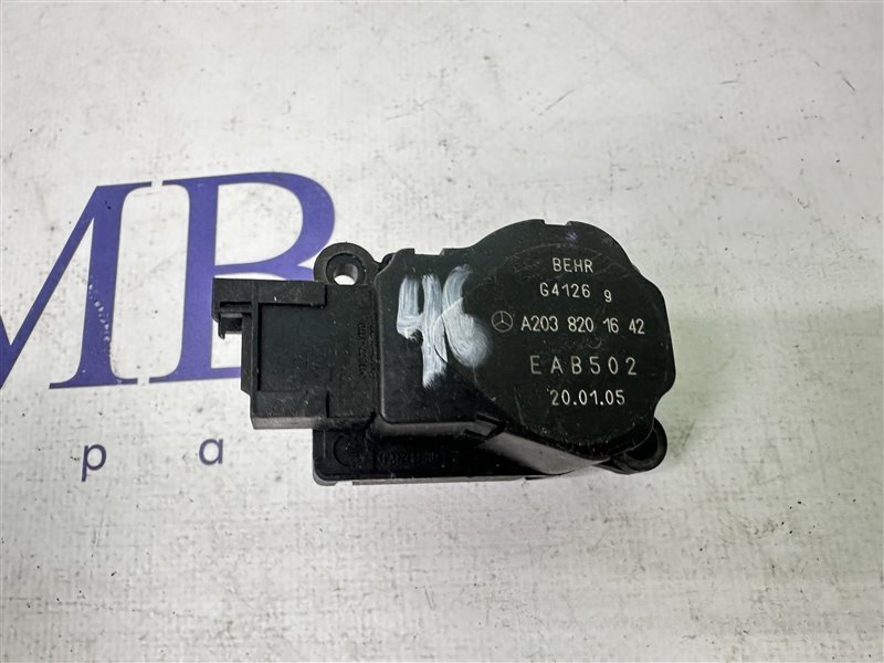 Запчасть сервопривод заслонок печки Mercedes-Benz E-Class W211 2005 W211 272.964 A2038201642 контрактная Сервопривод заслонок печки Mercedes-Benz E-Class W211 2005 W211 272.964 A2038201642 контрактная