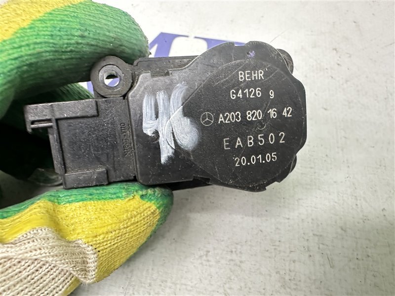 Сервопривод заслонок печки E-Class W211 2005 W211 272.964 Сервопривод заслонок печки E-Class W211 2005 W211 272.964