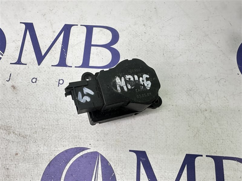 Запчасть сервопривод заслонок печки Mercedes-Benz M-Class W163 2002 W163 612.963 A2038201642 контрактная Сервопривод заслонок печки Mercedes-Benz M-Class W163 2002 W163 612.963 A2038201642 контрактная