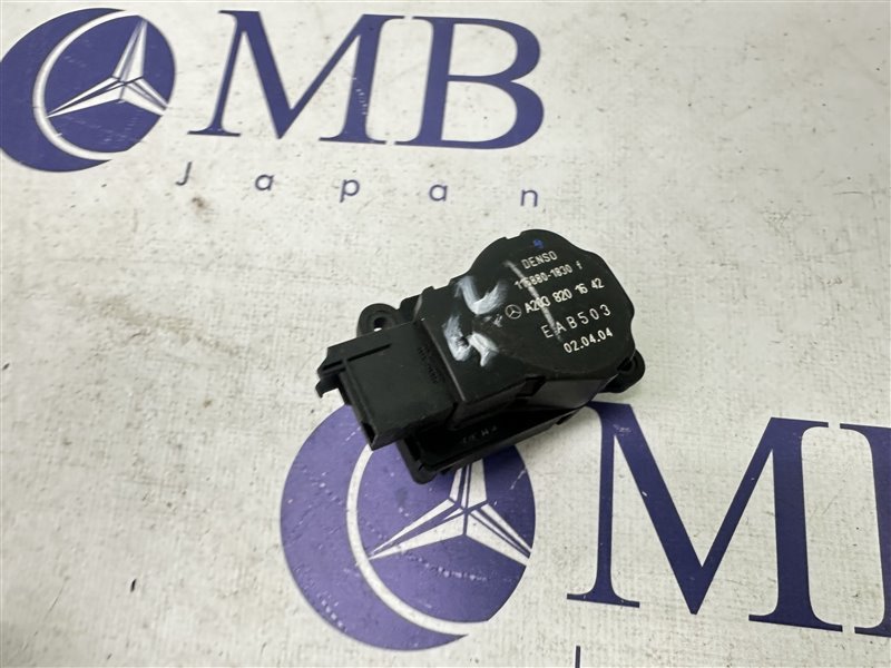 Сервопривод заслонок печки Mercedes-Benz M-Class W163 W163 112.970 Сервопривод заслонок печки Mercedes-Benz M-Class W163 W163 112.970
