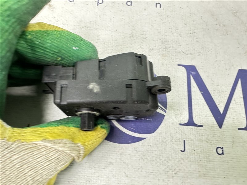 Сервопривод заслонок печки M-Class W163 2004 W163 112.970 Сервопривод заслонок печки M-Class W163 2004 W163 112.970