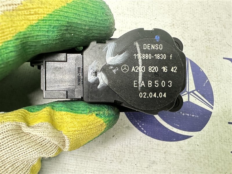 Сервопривод заслонок печки M-Class W163 2004 W163 112.970 Сервопривод заслонок печки M-Class W163 2004 W163 112.970