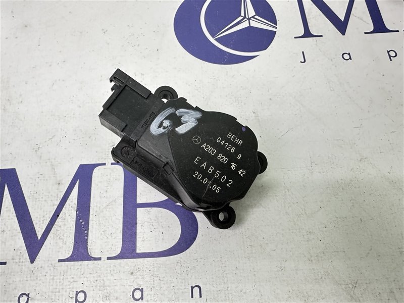Запчасть сервопривод заслонок печки Mercedes-Benz CLS-Class W219 2005 W219 C219 113.967 A2038201642 контрактная Сервопривод заслонок печки Mercedes-Benz CLS-Class W219 2005 W219 C219 113.967 A2038201642 контрактная
