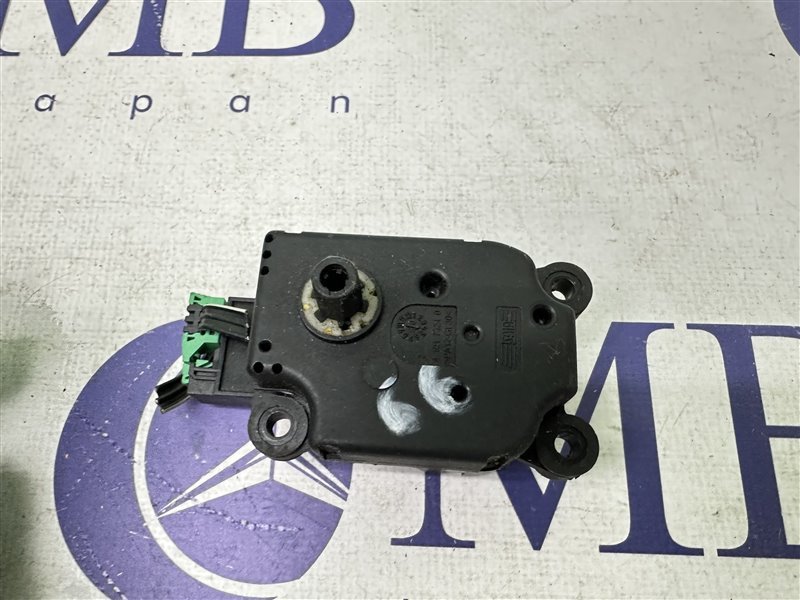 Сервопривод заслонок печки E-Class W211 2005 W211 272.943