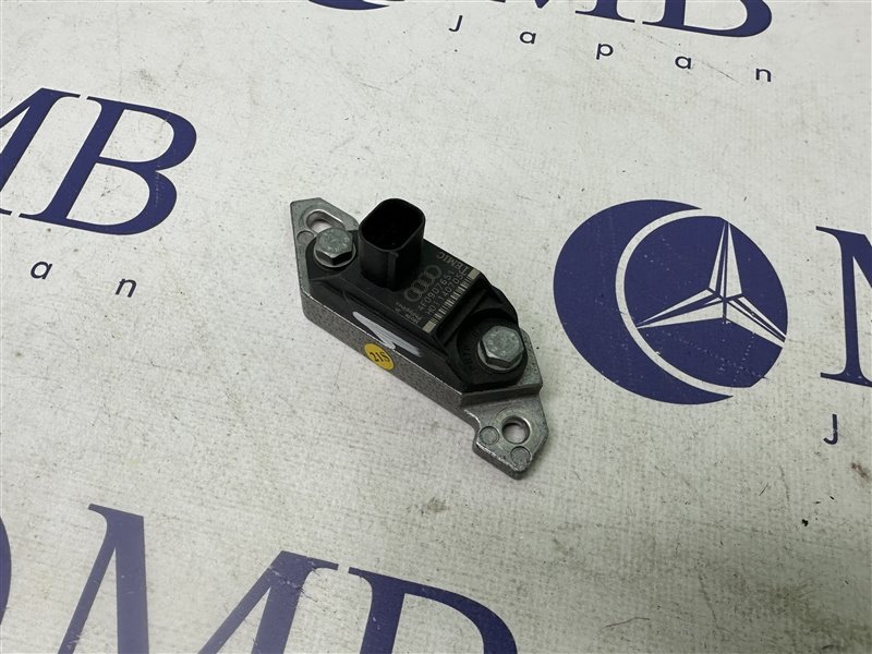 Датчик удара A6 2006 C6 AUK