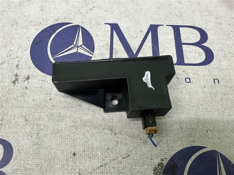 Запчасть антенна Audi A6 2005 C6 BDW 4F0909141 контрактная Антенна Audi A6 2005 C6 BDW 4F0909141 контрактная