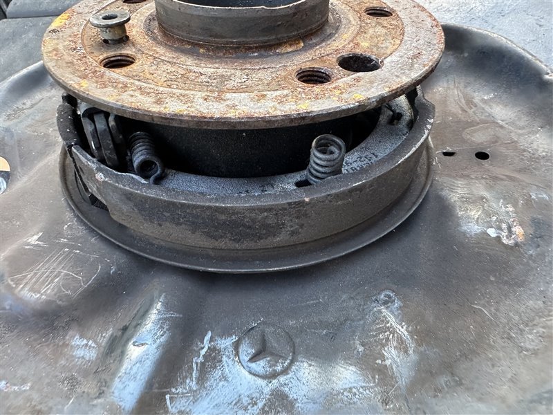 Поворотный кулак задний правый E-Class W210 1999 W210 112.911