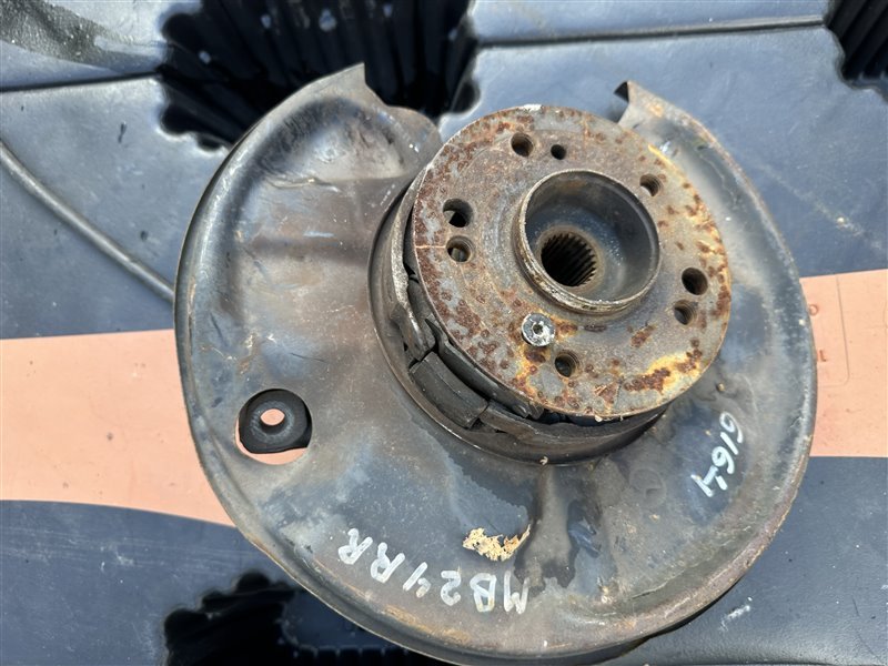 Поворотный кулак задний правый E-Class W210 1999 W210 112.941