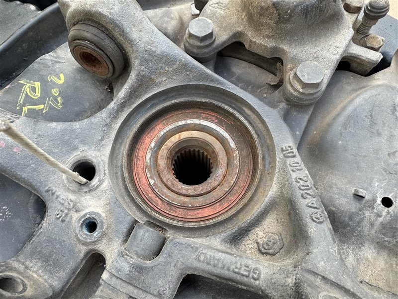 Поворотный кулак задний C-Class W202 1999 w202 112.920