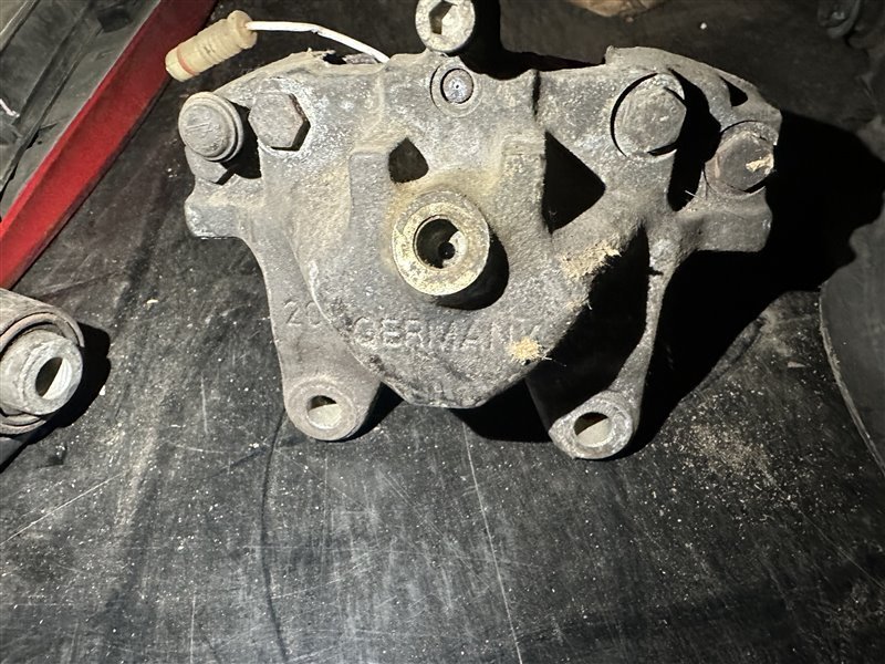 Суппорт тормозной задний правый E-Class W210 1998 W210 112.941