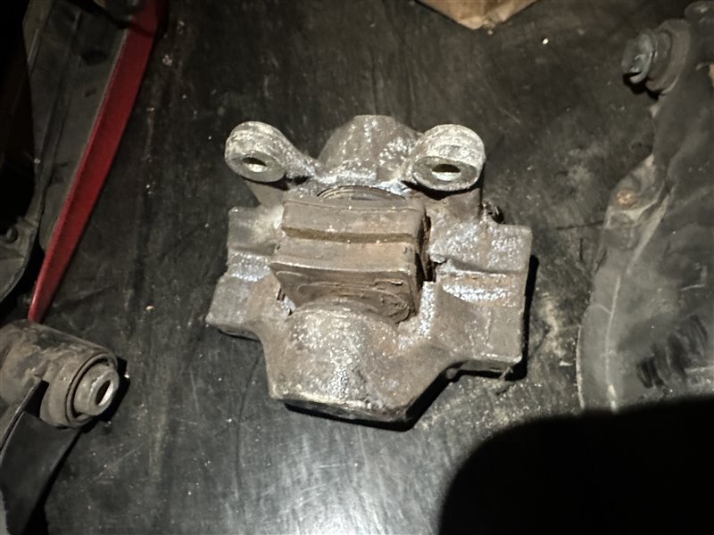 Суппорт тормозной задний правый E-Class W210 1998 W210 112.941