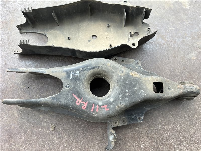 Рычаг задний правый E-Class W211 2002 W211 112.949