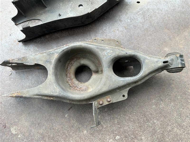 Рычаг задний левый CLS-Class W219 2006 W219 C219 272.964