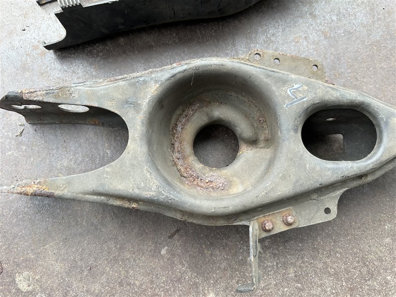 Рычаг задний левый CLS-Class W219 2006 W219 C219 272.964