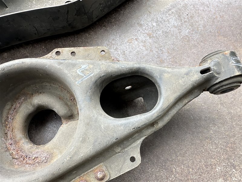 Рычаг задний левый CLS-Class W219 2006 W219 C219 272.964