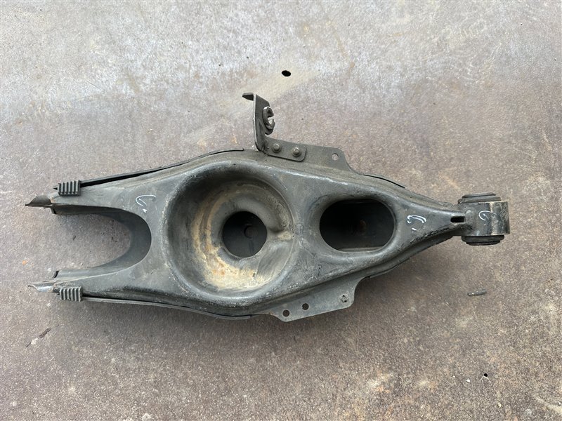 Рычаг задний правый E-Class W211 2004 W211 112.913 Рычаг задний правый E-Class W211 2004 W211 112.913