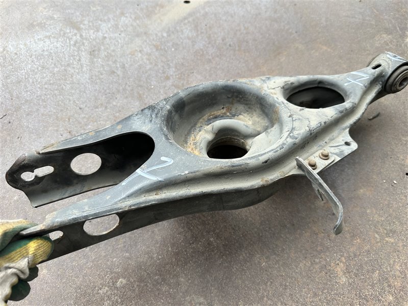 Рычаг задний левый Mercedes-Benz E-Class W211 W211 112.949 Рычаг задний левый Mercedes-Benz E-Class W211 W211 112.949