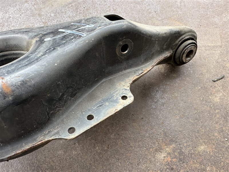 Рычаг задний левый E-Class W211 2003 W211 112.949 Рычаг задний левый E-Class W211 2003 W211 112.949