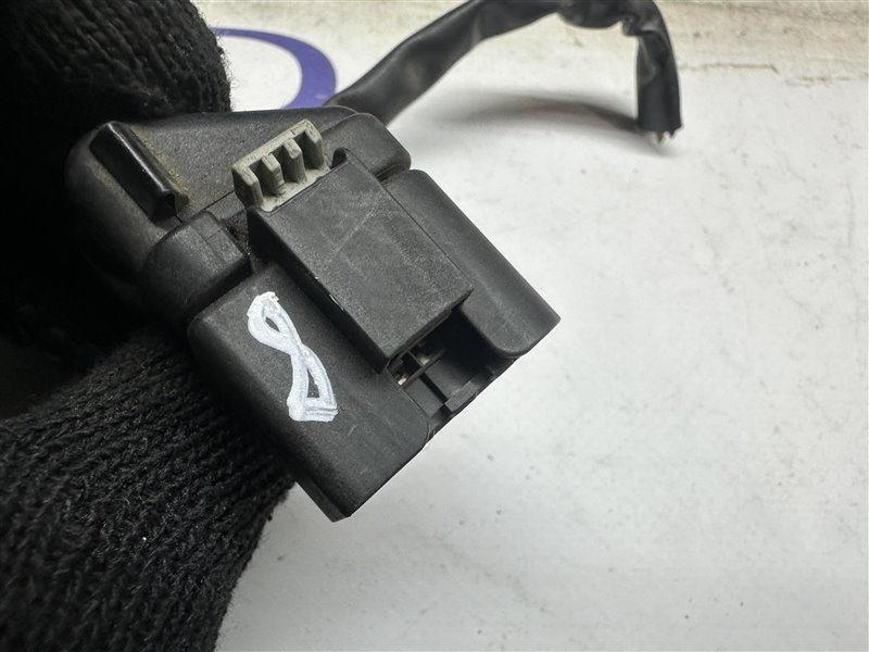 Разъем S-Class W221 2007 W221 273.961