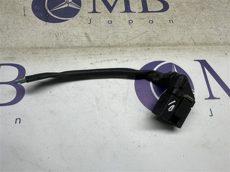 Запчасть разъем Mercedes-Benz C-Class W203 2007 W203 272.920 A0225457026 контрактная Разъем Mercedes-Benz C-Class W203 2007 W203 272.920 A0225457026 контрактная