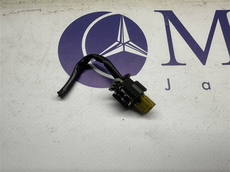 Разъем E-Class W211 2007 W211 272.964 Разъем E-Class W211 2007 W211 272.964