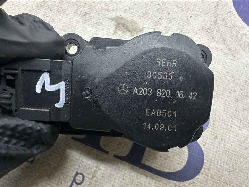 Сервопривод заслонок печки C-Class W203 2001 W203 112.912 Сервопривод заслонок печки C-Class W203 2001 W203 112.912
