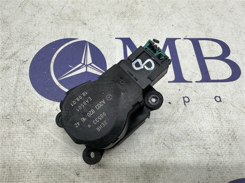 Сервопривод заслонок печки Mercedes-Benz C-Class W203 C32 AMG w203 112.961
