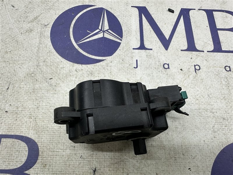 Сервопривод заслонок печки C-Class W203 C32 AMG 2001 w203 112.961