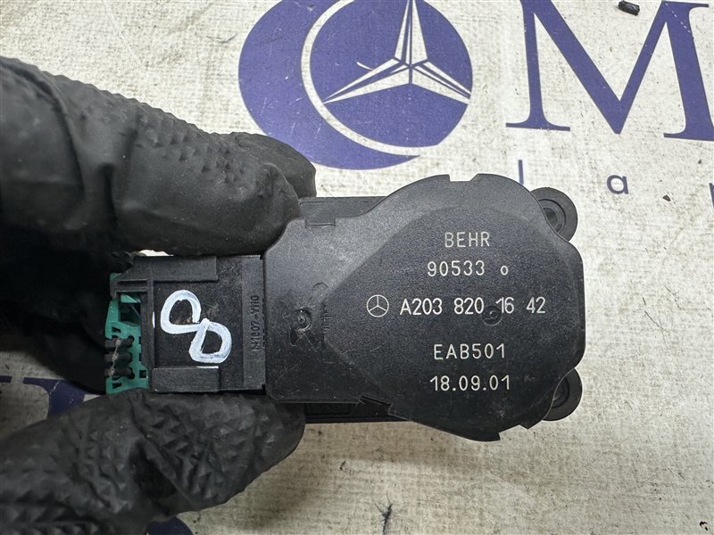 Сервопривод заслонок печки C-Class W203 C32 AMG 2001 w203 112.961