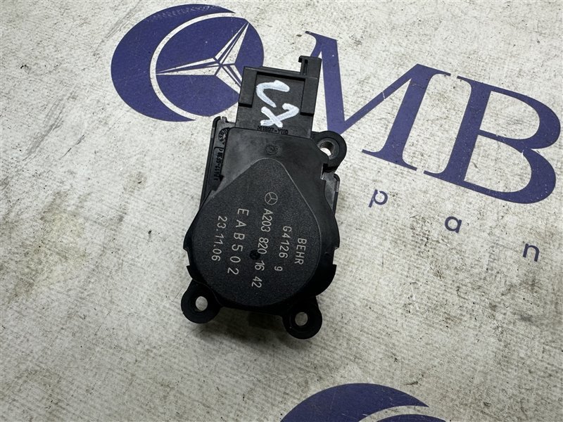 Сервопривод заслонок печки C-Class W203 2006 W203 272.920