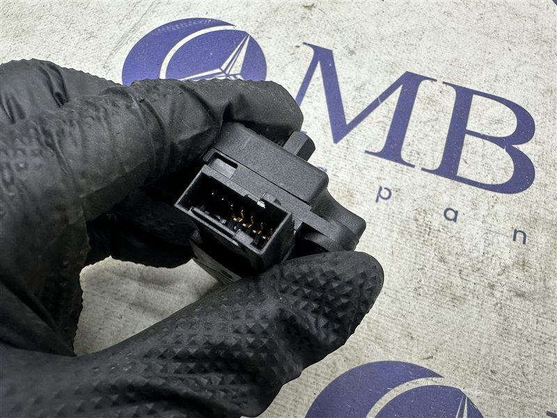 Сервопривод заслонок печки Mercedes-Benz C-Class W203 W203 272.920