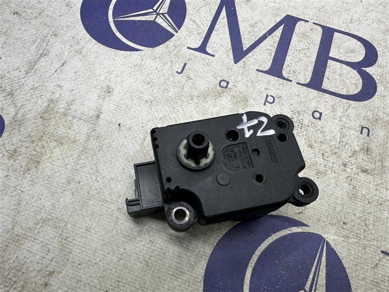 Сервопривод заслонок печки C-Class W203 2006 W203 272.920