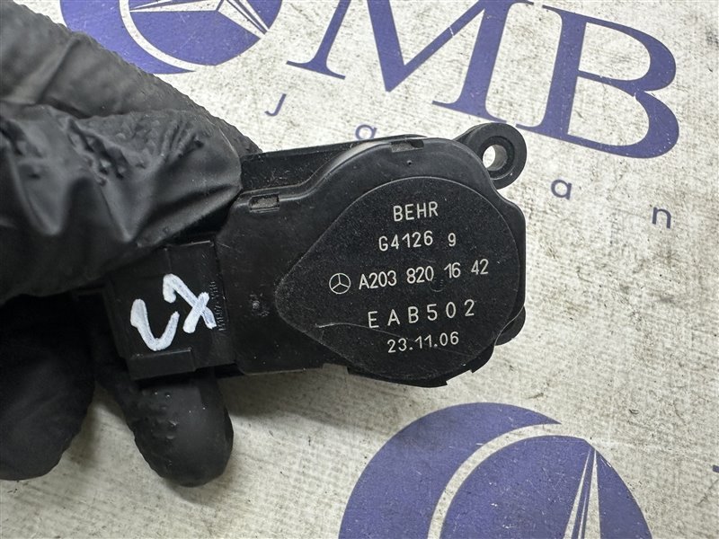 Сервопривод заслонок печки C-Class W203 2006 W203 272.920