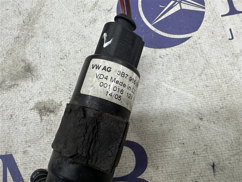 Насос омывателя A6 2006 C6 AUK