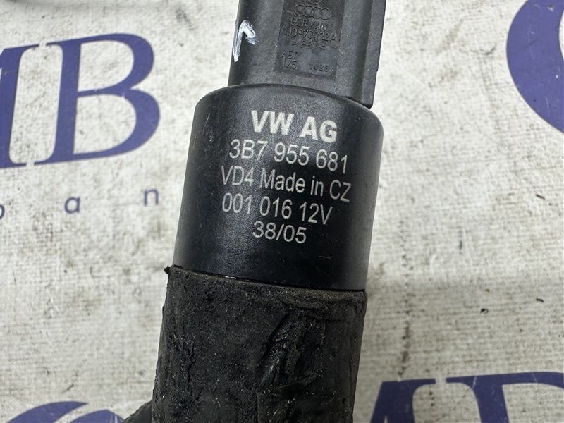 Насос омывателя A6 2006 C6 AUK Насос омывателя A6 2006 C6 AUK