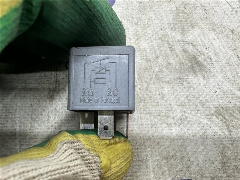 Реле A6 2006 C6 AUK Реле A6 2006 C6 AUK