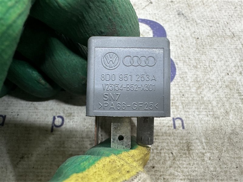 Реле A6 2006 C6 AUK Реле A6 2006 C6 AUK