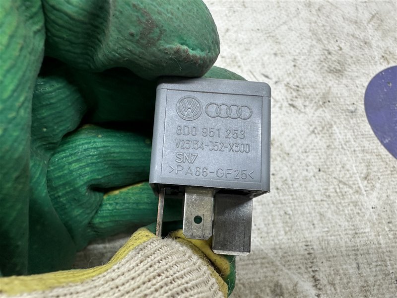 Реле A6 2006 C6 AUK