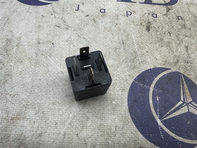 Реле Audi A6 C6 BDW