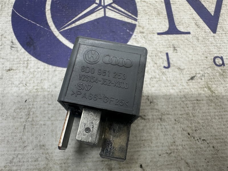 Реле A6 2005 C6 BDW Реле A6 2005 C6 BDW